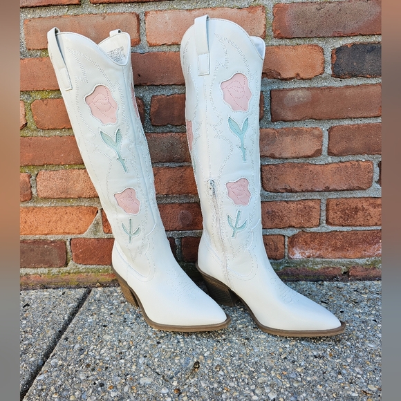 Universal Thread Cream Floral Western Boots – Size 6 - Picture 9 of 15